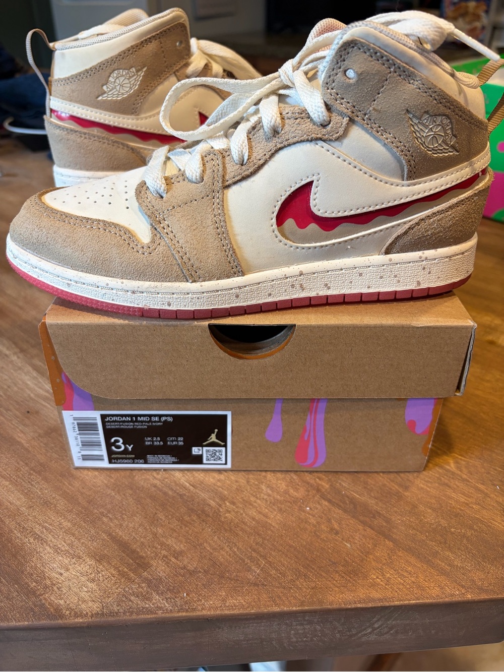 Jordan Kids Mid-Top Sneakers in Beige, White and Red